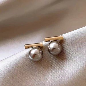 Niche design grey pearl vintage earrings